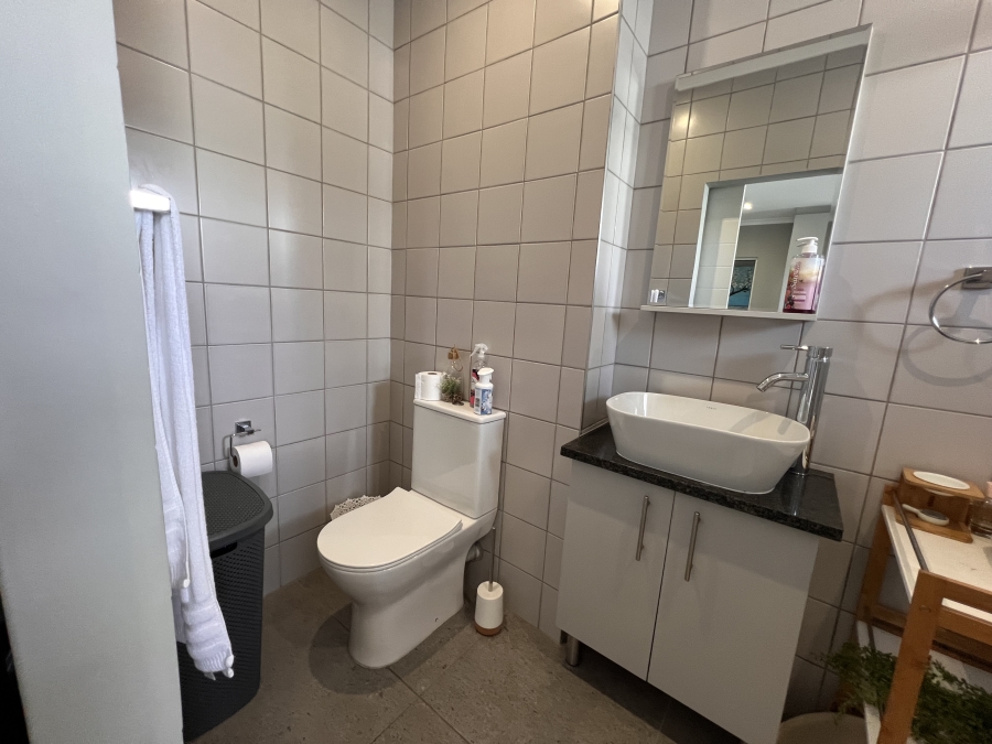 To Let 2 Bedroom Property for Rent in Royal Ascot Western Cape